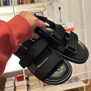 Alias Mae chunky black sandals